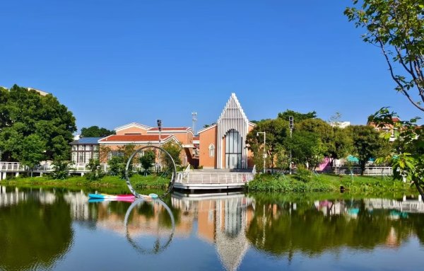 开yun体育网忍不住脱鞋玩水  晚风习习-开云「中国」kaiyun网页版登录入口